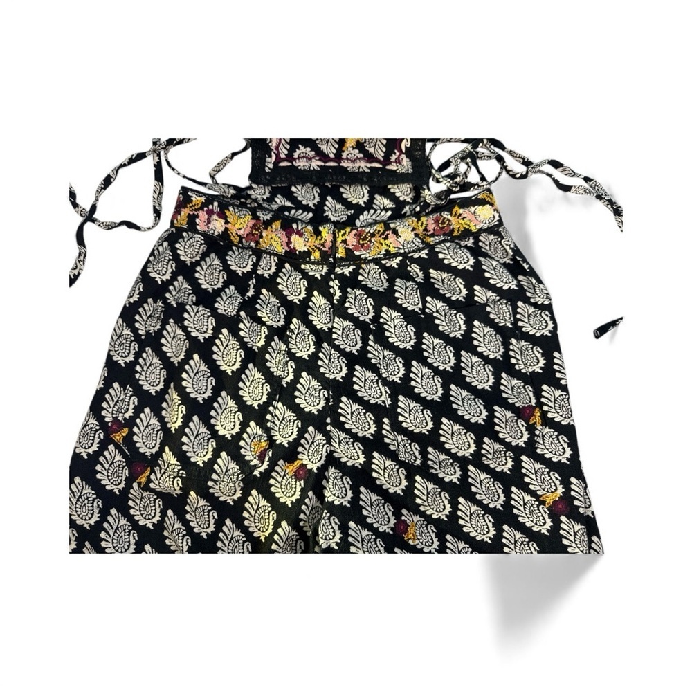 by Anthropologie: Black and White Paisley with Embroidered Flowers Jumper Size 2 - Picture 9 of 13